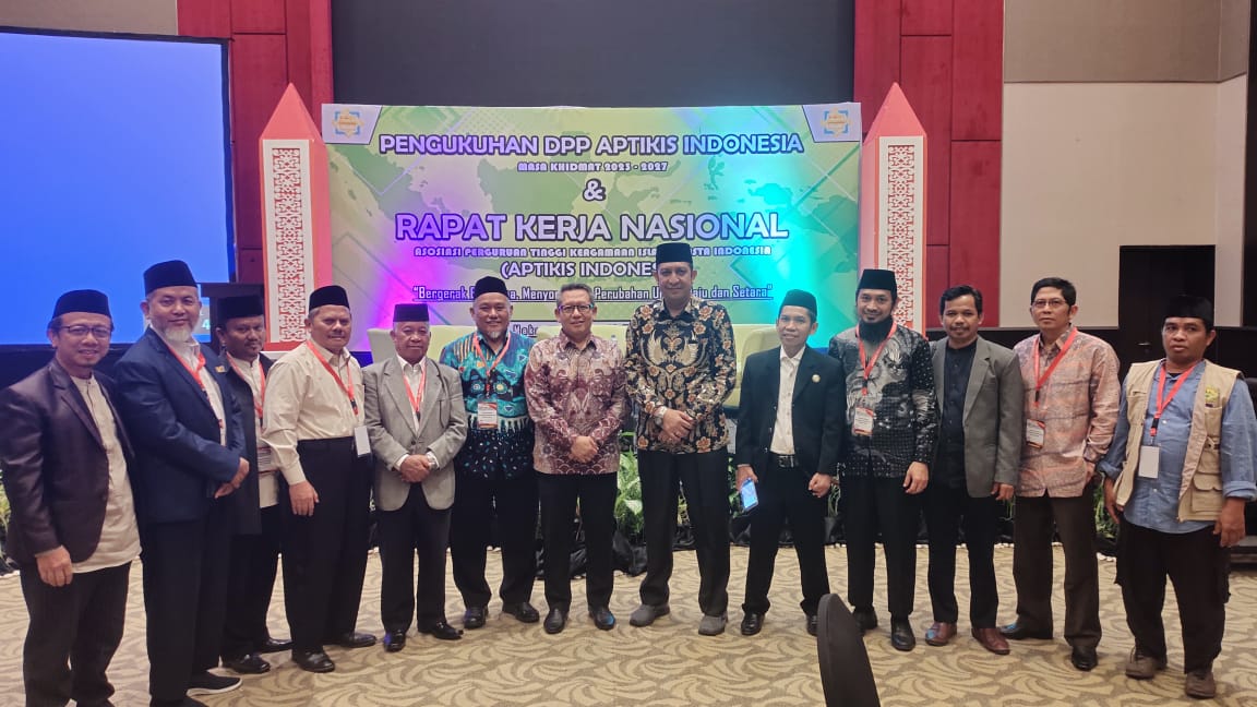 Rektor Institut Agama Islam (IAI) Almuslim Aceh, Dr Nazaruddin MA, dilantik sebagai pengurus Dewan Pengurus Pusat (DPP) Assosiasi Perguruan Tinggi Keagamaan Islam Swasta Indonesia (APTIKIS) Indonesia masa khidmat 2023-2027.