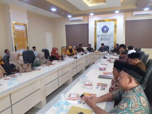 PAYA LIPAH - Penguatan lembaga terus diperkuat, kali ini giliran Kelompok Kerja Madrasah (K2M) Madrasah Aliyah Kabupaten Bireuen dan Institut Almuslim Aceh (IAI) Almuslim Aceh kembali melakukan penandatangan Perjanjian Kerja Sama (PSK) yang berlangsung Kamis, 7 Desember 2023 di ruang rapat setempat.